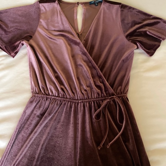 Burgundy v-neck jumpsuit velvet - Picture 4 of 6